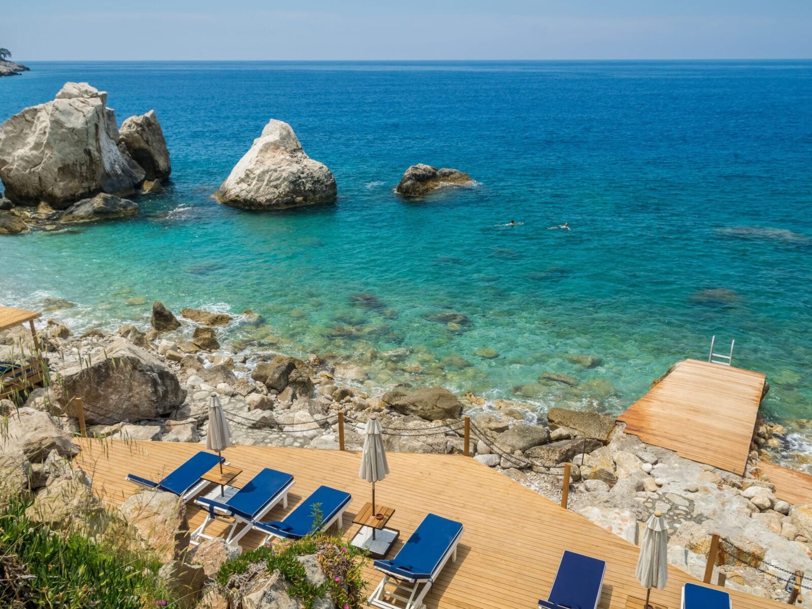 The,Crystal,Clear,Blue,Water,Of,The,Aegean,Sea,Near