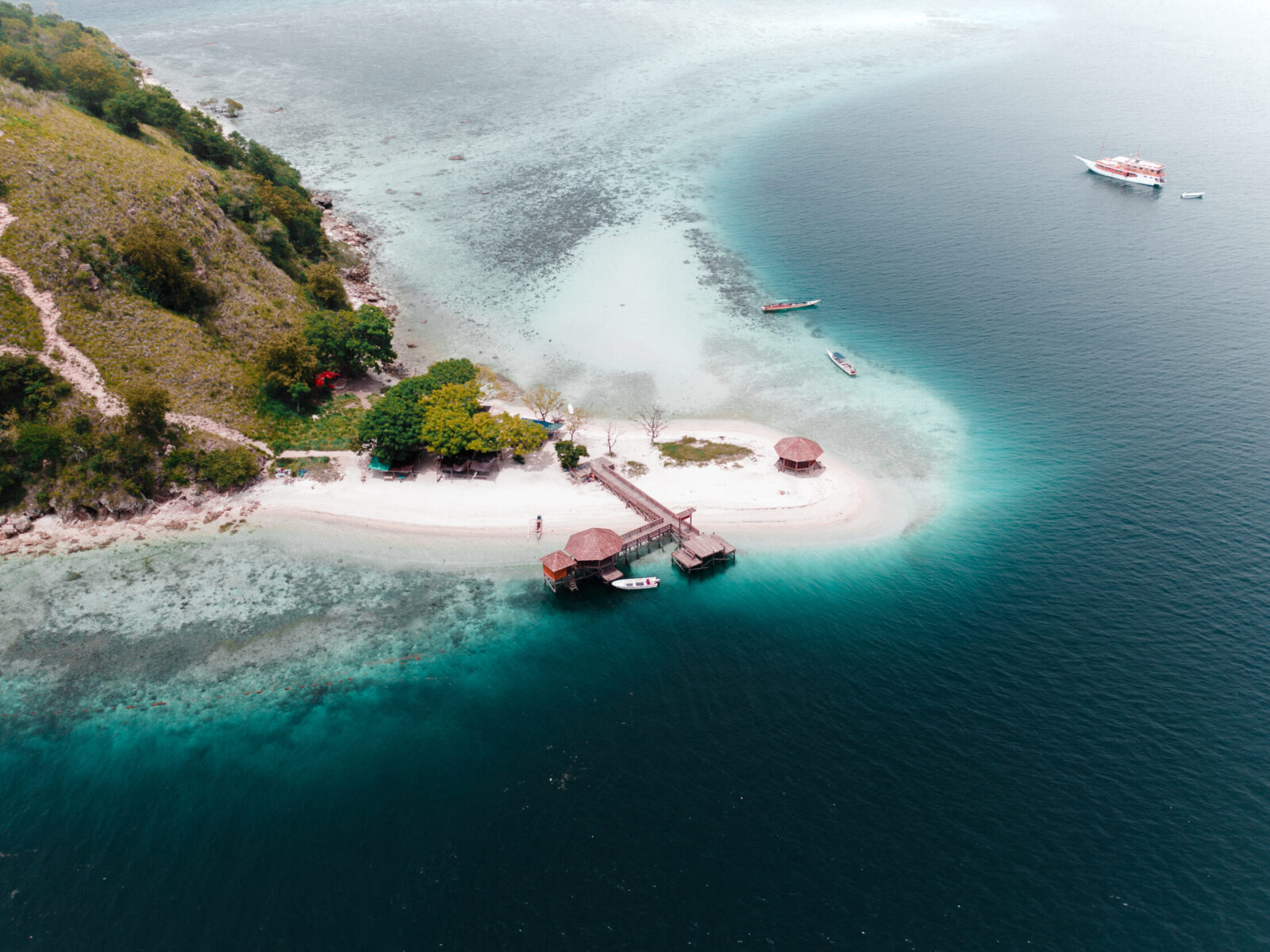 Kelor,Island,,Pasir,Putih,,Komodo,,West,Manggarai,Regency,,East,Nusa