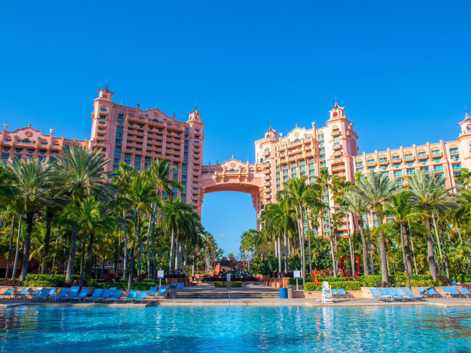 The,Royal,Tower,At,Atlantis,Hotel,On,Paradise,Island,,Bahamas.
