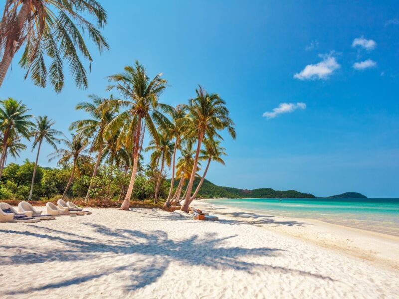 Beautiful,Tropical,Beach,With,Sea,View,,Clean,Water,,Blue,Sky
