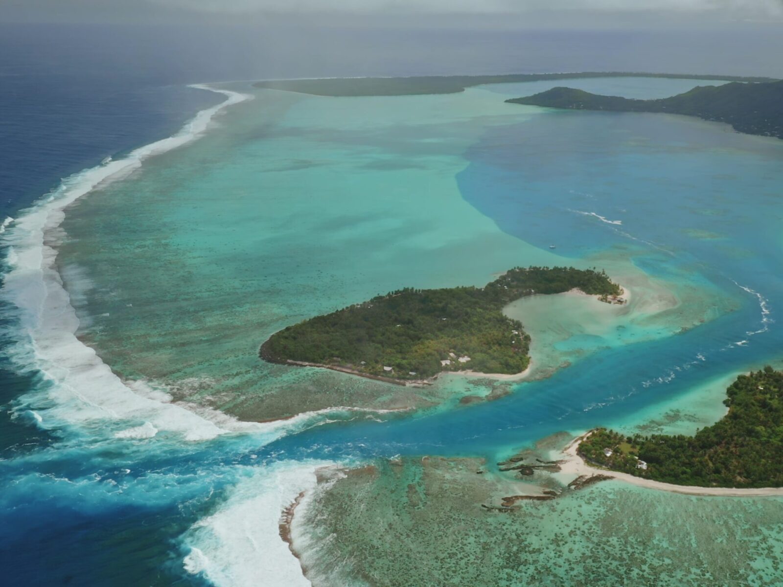 Stunning,Aerial,View,Capturing,Huahine,,French,Polynesia,,With,Lush,Tropical