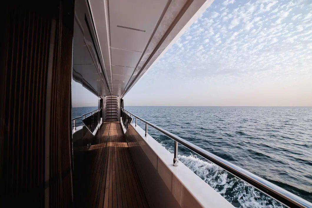 Majesty 112