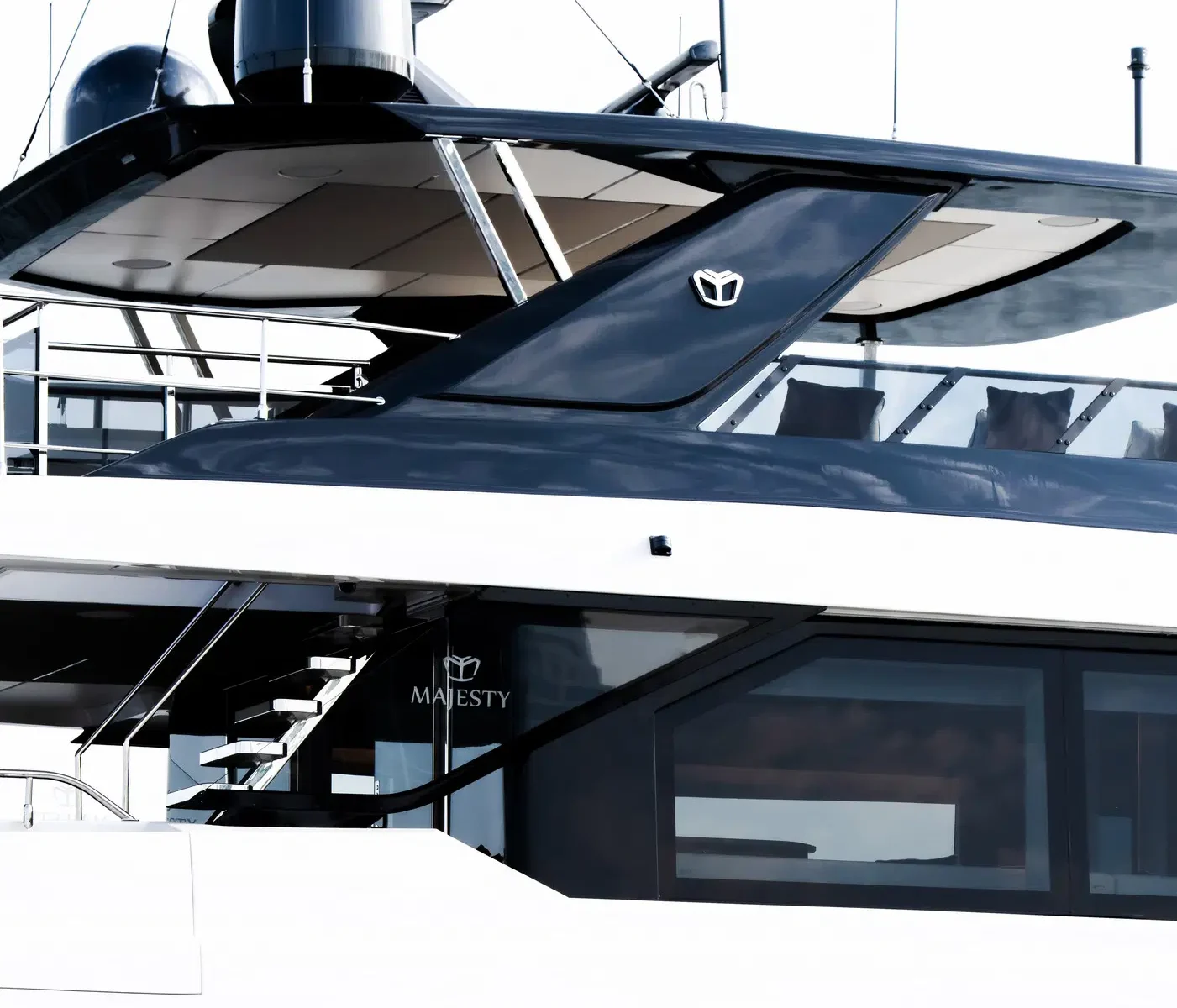 Majesty 112