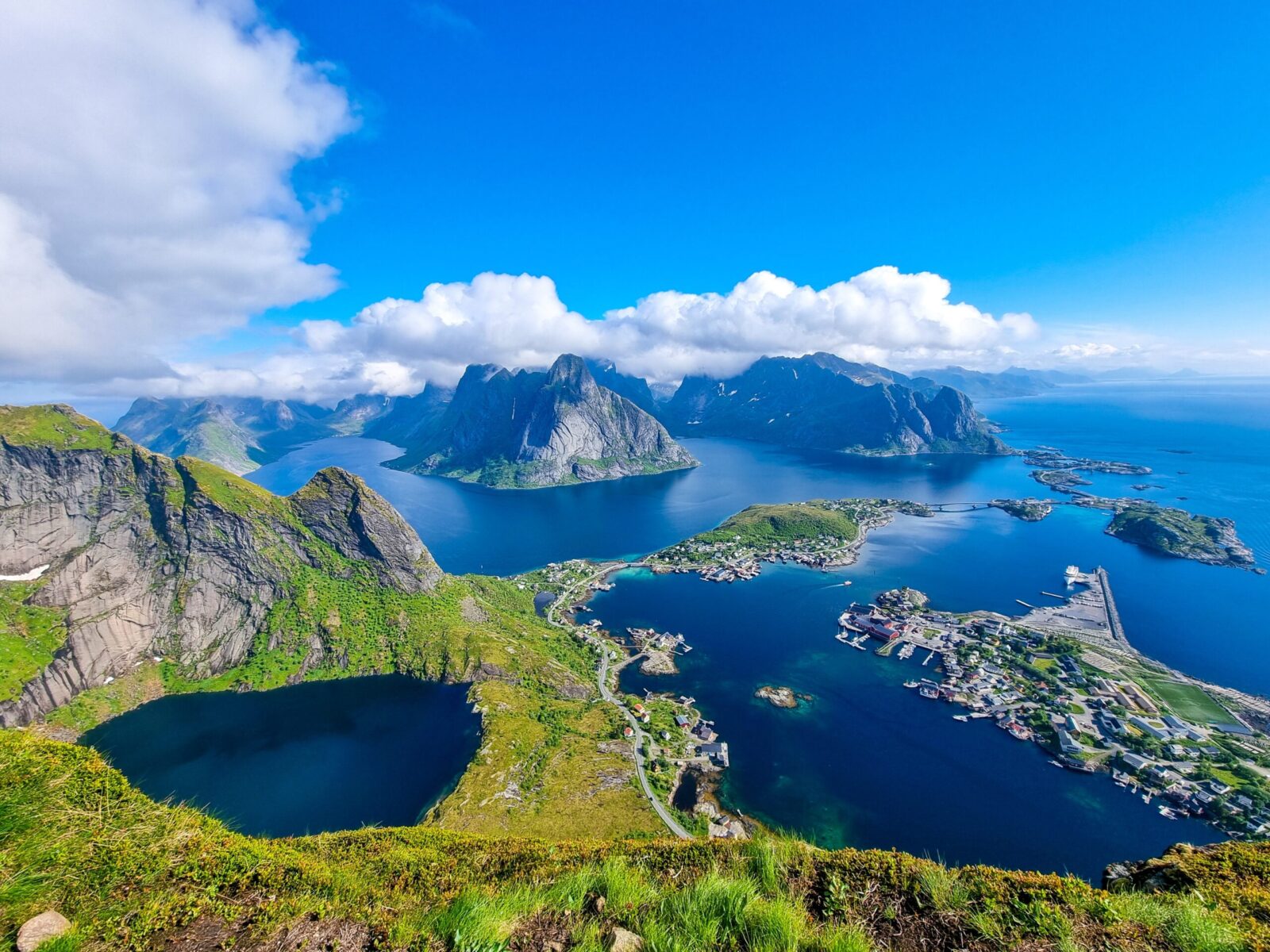 A,Stunning,Panorama,Reveals,The,Lofoten,Islands,Rugged,Mountains,And