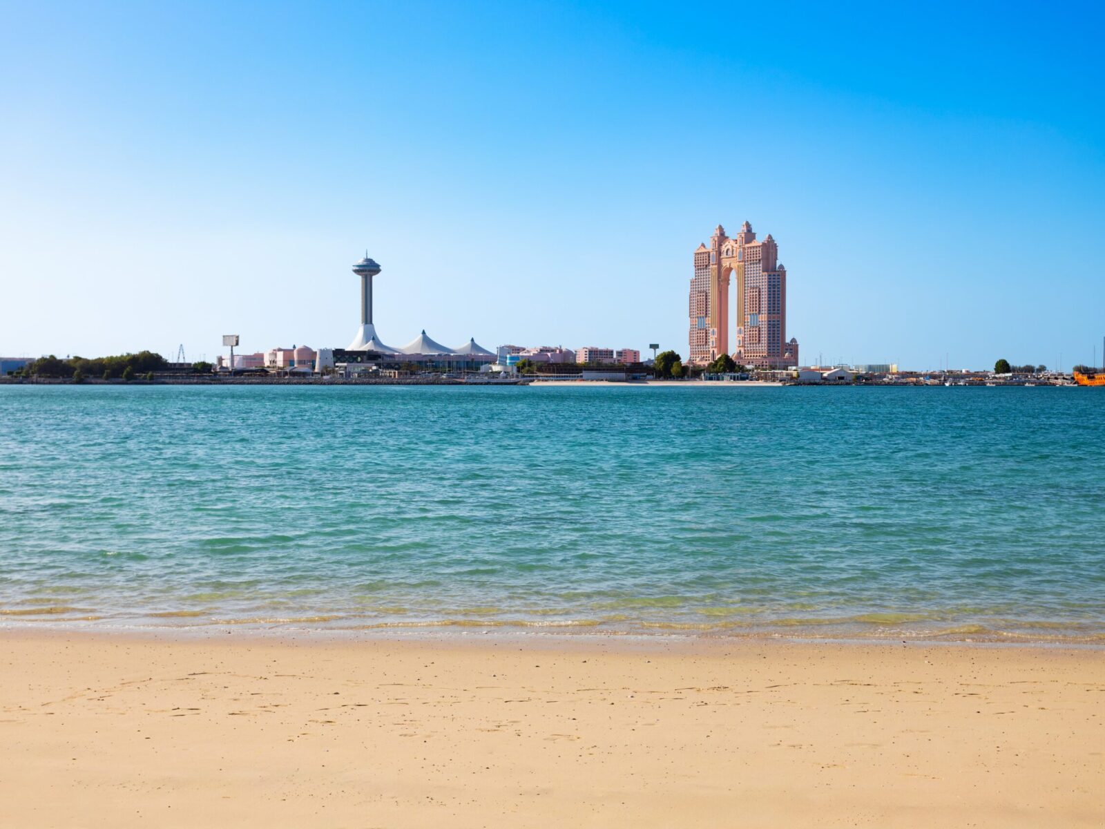 Beauty,Corniche,Beach,In,Abu,Dhabi.,Abu,Dhabi,Is,The