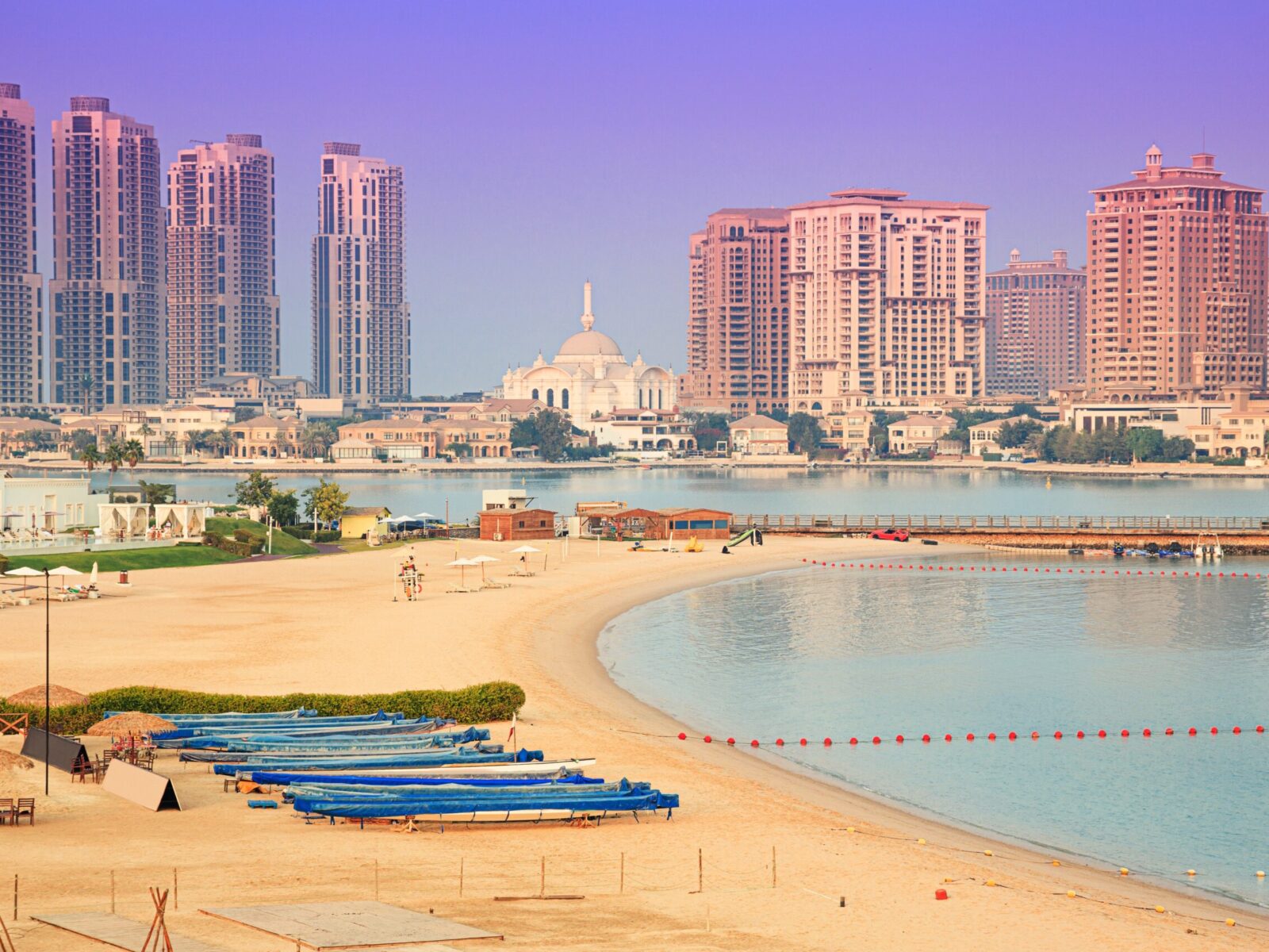 Pristine,Beach,Shoreline,In,Doha,Extending,Along,The,Water,,With